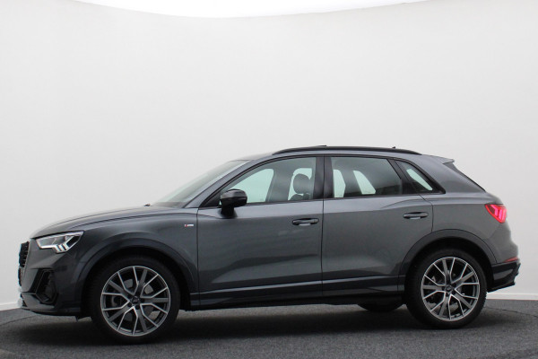 Audi Q3 45 TFSI quattro S Line Automaat Panoramadak, Camera, Apple Carplay, Cruise, LED, PDC, 20''