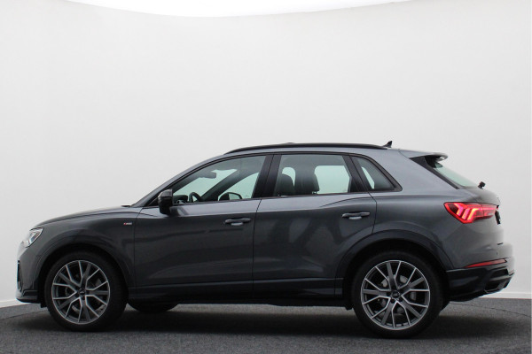 Audi Q3 45 TFSI quattro S Line Automaat Panoramadak, Camera, Apple Carplay, Cruise, LED, PDC, 20''