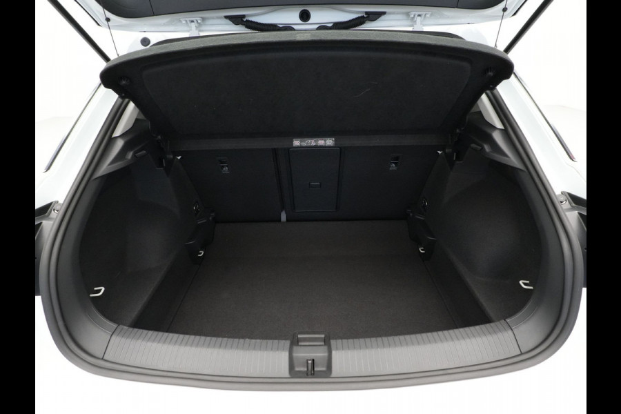 Volkswagen T-Roc 1.5 TSI 150pk DSG Style Navigatie Pdc Stoelverwarming Clima 143