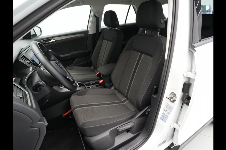Volkswagen T-Roc 1.5 TSI 150pk DSG Style Navigatie Pdc Stoelverwarming Clima 143