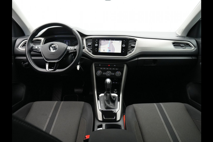 Volkswagen T-Roc 1.5 TSI 150pk DSG Style Navigatie Pdc Stoelverwarming Clima 143