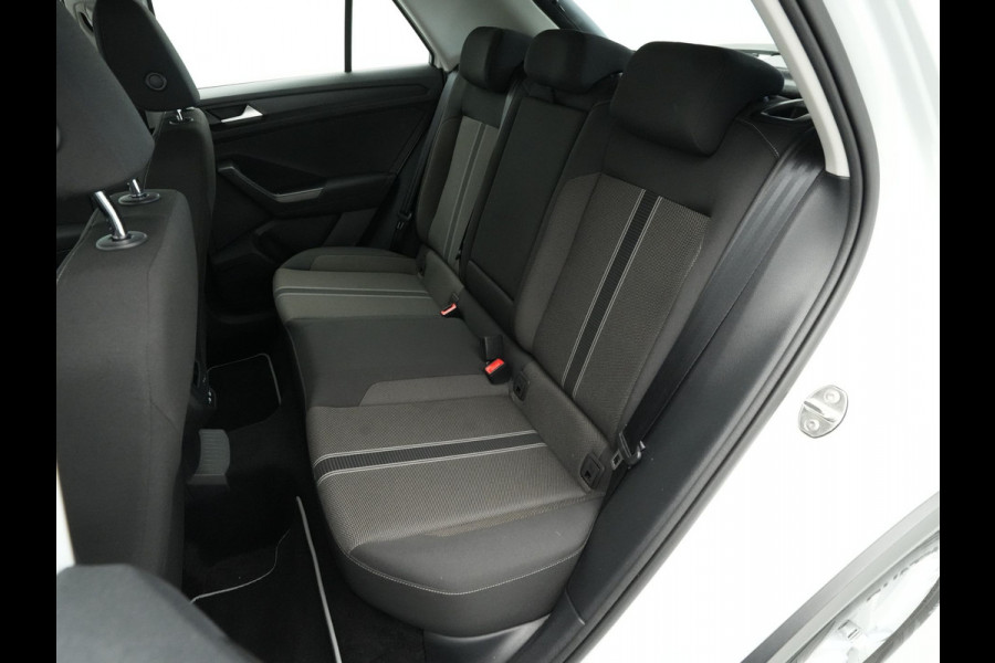Volkswagen T-Roc 1.5 TSI 150pk DSG Style Navigatie Pdc Stoelverwarming Clima 143