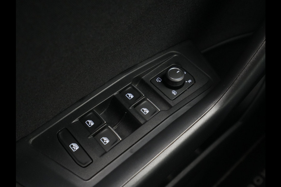 Volkswagen T-Roc 1.5 TSI 150pk DSG Style Navigatie Pdc Stoelverwarming Clima 143