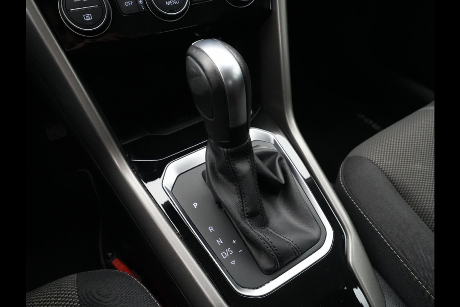 Volkswagen T-Roc 1.5 TSI 150pk DSG Style Navigatie Pdc Stoelverwarming Clima 143