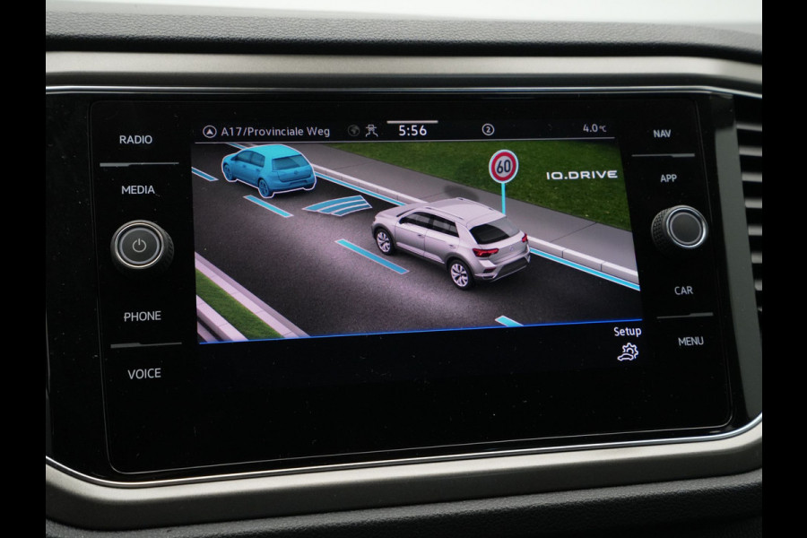 Volkswagen T-Roc 1.5 TSI 150pk DSG Style Navigatie Pdc Stoelverwarming Clima 143