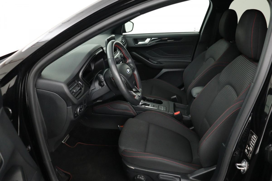 Ford Focus 1.5 EcoBoost ST Line | Camera | Carplay | Full LED | Keyless | Navigatie | Climate control | Sportstoelen | Cruise control