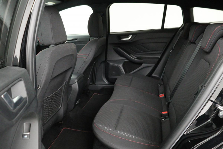 Ford Focus 1.5 EcoBoost ST Line | Camera | Carplay | Full LED | Keyless | Navigatie | Climate control | Sportstoelen | Cruise control