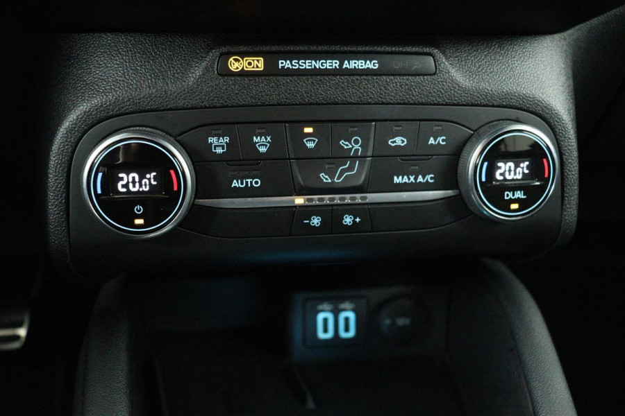 Ford Focus 1.5 EcoBoost ST Line | Camera | Carplay | Full LED | Keyless | Navigatie | Climate control | Sportstoelen | Cruise control