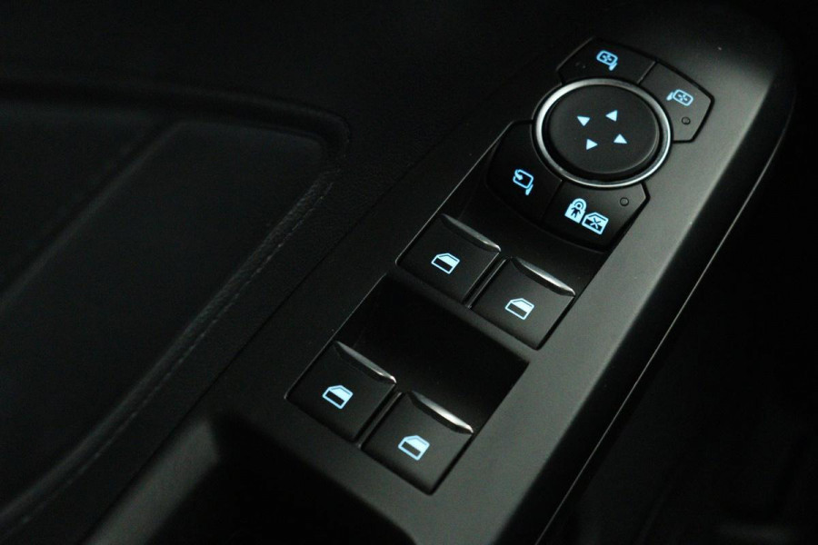 Ford Focus 1.5 EcoBoost ST Line | Camera | Carplay | Full LED | Keyless | Navigatie | Climate control | Sportstoelen | Cruise control