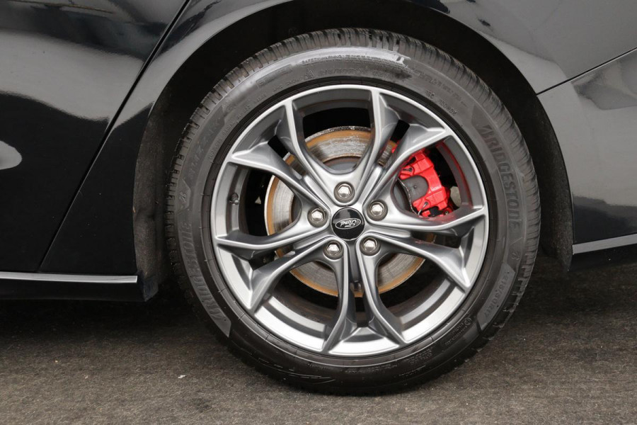 Ford Focus 1.5 EcoBoost ST Line | Camera | Carplay | Full LED | Keyless | Navigatie | Climate control | Sportstoelen | Cruise control