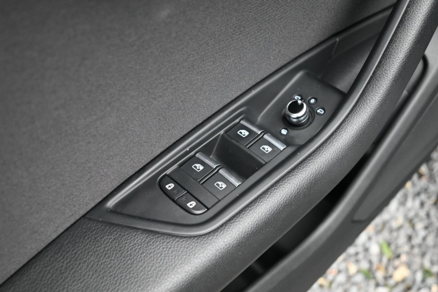 Audi A4 Avant 35 TFSI Launch Edition Business 150 PK Aut. 1e Eig Virtual LED PDC 18''