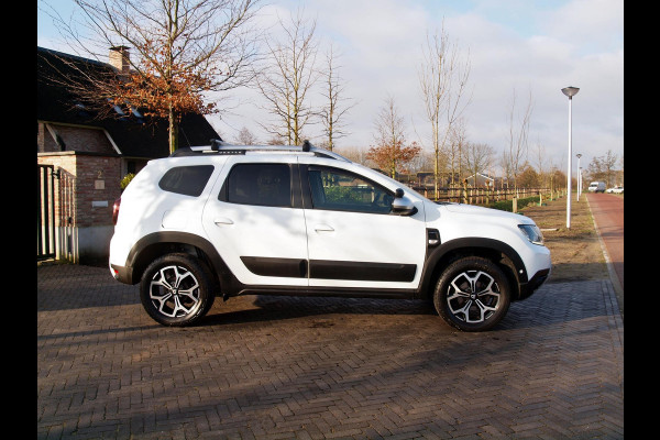 Dacia Duster 1.6 SCe Prestige | Unieke bedrijfswagen | 4X4 | Camera | Trekhaak | Stoelverwarming |