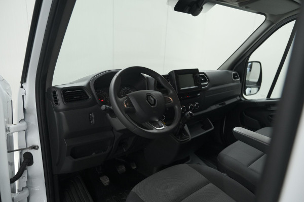 Renault Master T35 2.3 dCi 135 L2H2 Comfort | Camera | Vloerplaat | Navigatie | Parkeersensoren