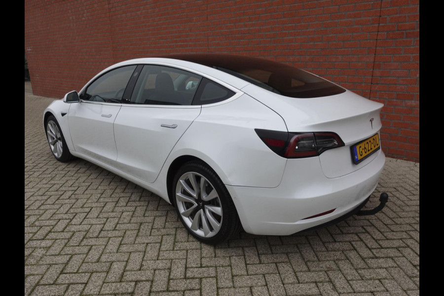 Tesla Model 3 Long Range AWD 75 kWh Trekhaak Autopilot LED Navi Autopilot Panoramadak Airco/ECC Stoelverwarming 19" LM Velgen Leder