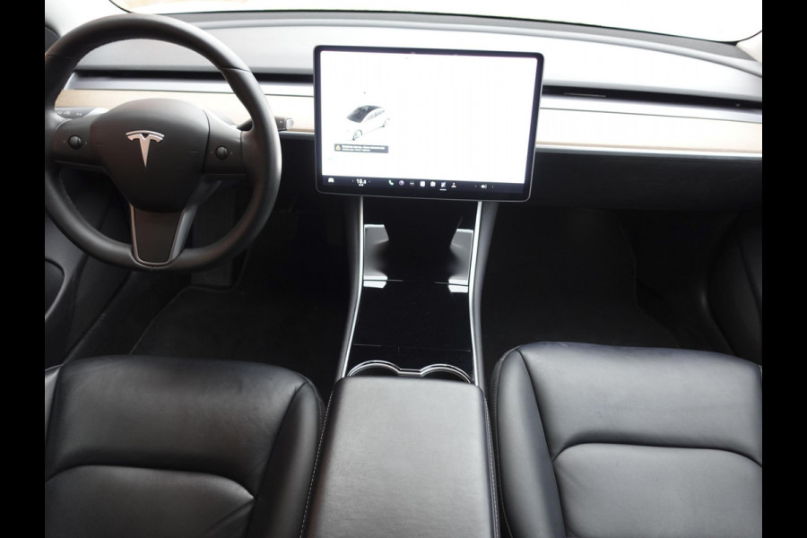 Tesla Model 3 Long Range AWD 75 kWh Trekhaak Autopilot LED Navi Autopilot Panoramadak Airco/ECC Stoelverwarming 19" LM Velgen Leder