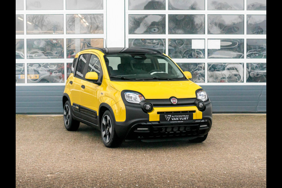 Fiat Panda Hybrid Pandina | Uit voorraad leverbaar | Airco | Cruise | Priv Glass | Dakrails | 15" | PDC | Apple Carply | Bicolore