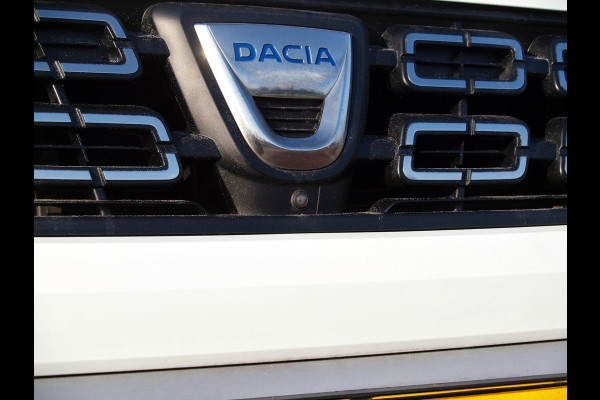 Dacia Duster 1.6 SCe Prestige | Unieke bedrijfswagen | 4X4 | Camera | Trekhaak | Stoelverwarming |