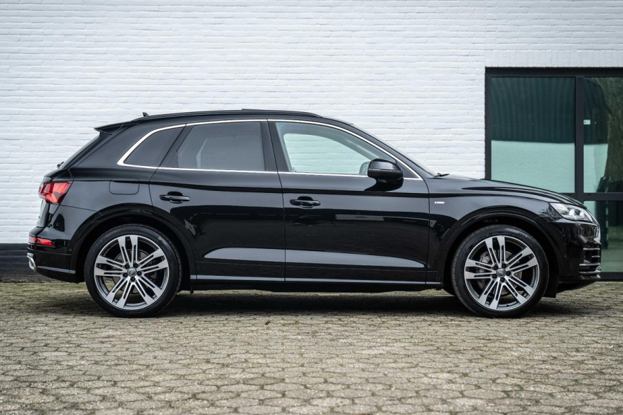 Audi Q5 55 TFSI e S-Line Competition Luchtvering Panorama