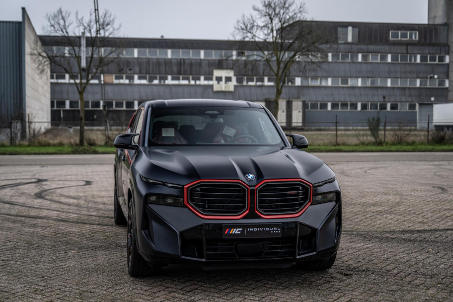 BMW XM Label Red 4.4 V8 748PK 1/500 Limited Edition B&W NIEUW Direct leverbaar!