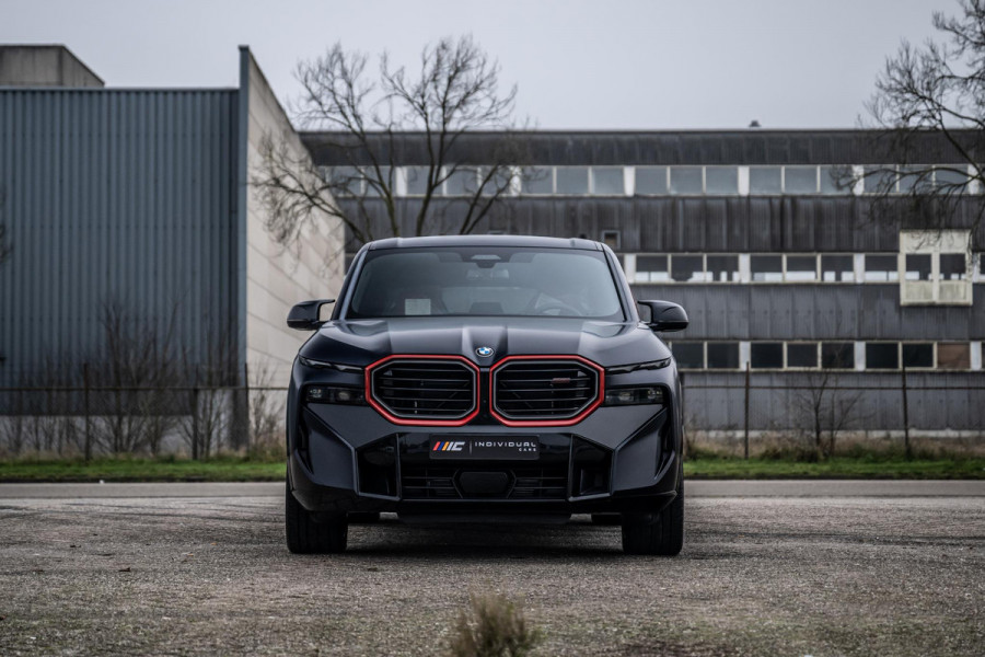 BMW XM Label Red 4.4 V8 748PK 1/500 Limited Edition B&W NIEUW Direct leverbaar!