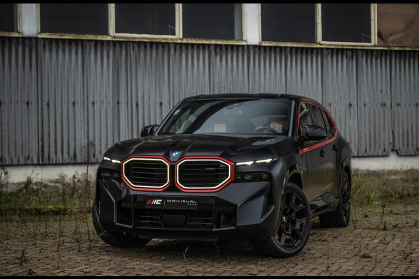 BMW XM Label Red 4.4 V8 748PK 1/500 Limited Edition B&W NIEUW Direct leverbaar!
