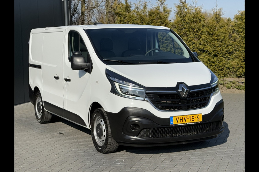 Renault Trafic 2.0 dCi 120 PK / L1H1 / 1e EIG. / 2x SCHUIFDEUR / TREKHAAK / AIRCO / CRUISE