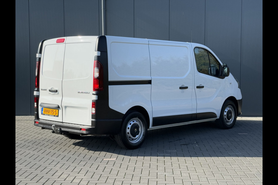 Renault Trafic 2.0 dCi 120 PK / L1H1 / 1e EIG. / 2x SCHUIFDEUR / TREKHAAK / AIRCO / CRUISE