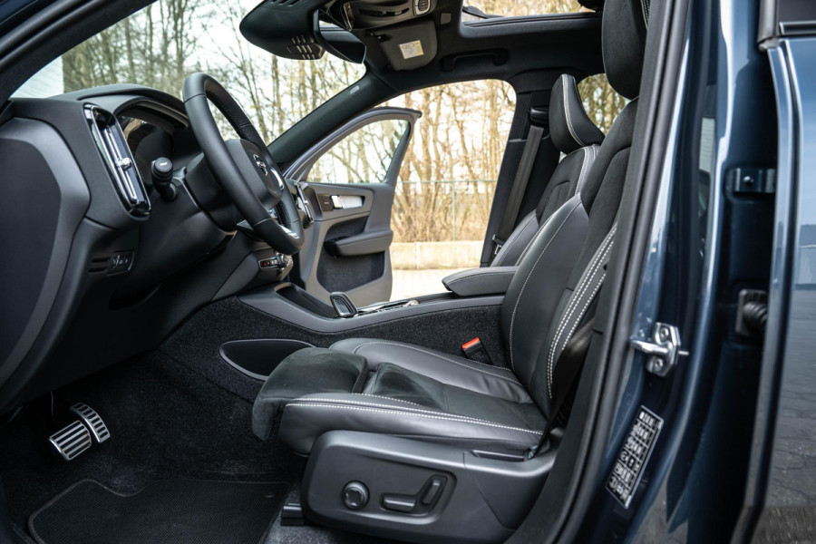 Volvo XC40 1.5 T5 Recharge R-Design H/K Memory Pano Camera