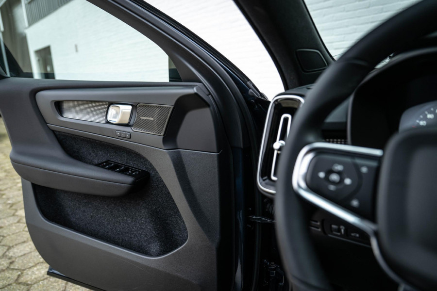 Volvo XC40 1.5 T5 Recharge R-Design H/K Memory Pano Camera