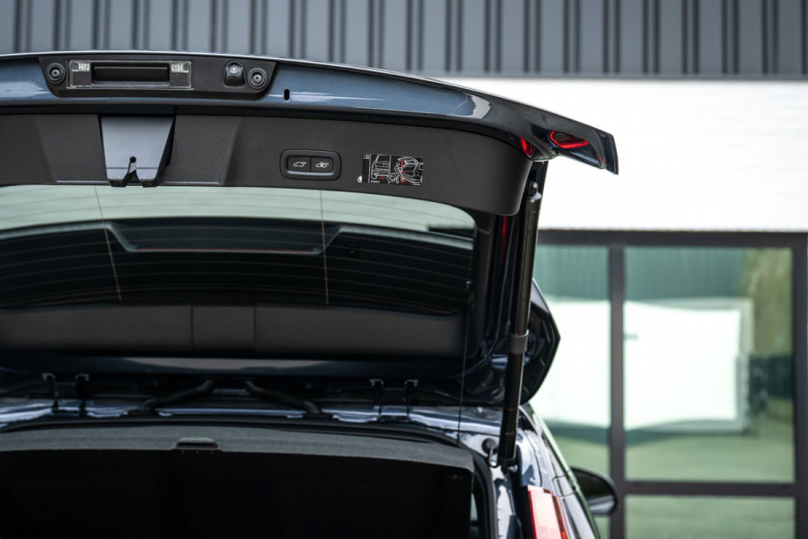 Volvo XC40 1.5 T5 Recharge R-Design H/K Memory Pano Camera