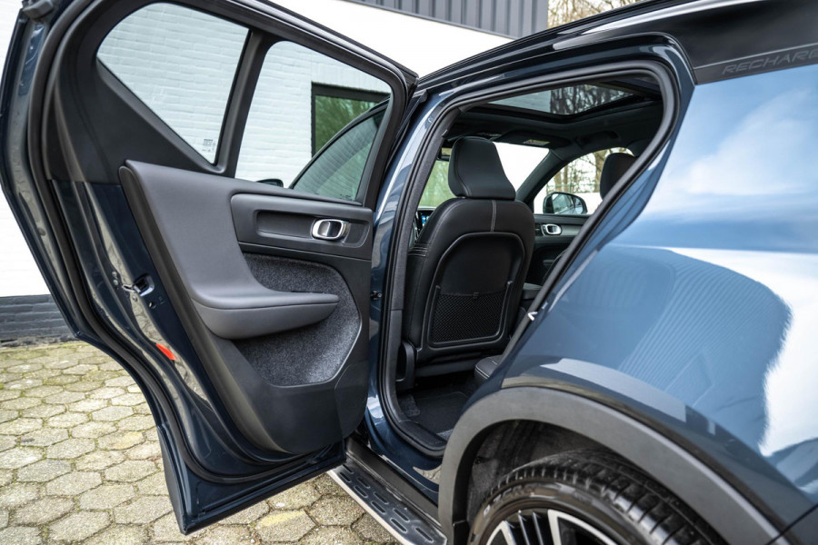 Volvo XC40 1.5 T5 Recharge R-Design H/K Memory Pano Camera