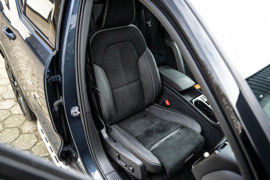 Volvo XC40 1.5 T5 Recharge R-Design H/K Memory Pano Camera