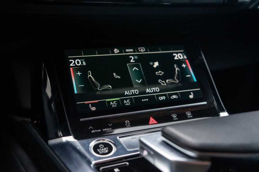 Audi e-tron Sportback 50 Quattro / Standkachel/ Luchtvering/ Adaptive Cruise Control/ Trekhaak/ Panoramadak/ 230kW (313PK)