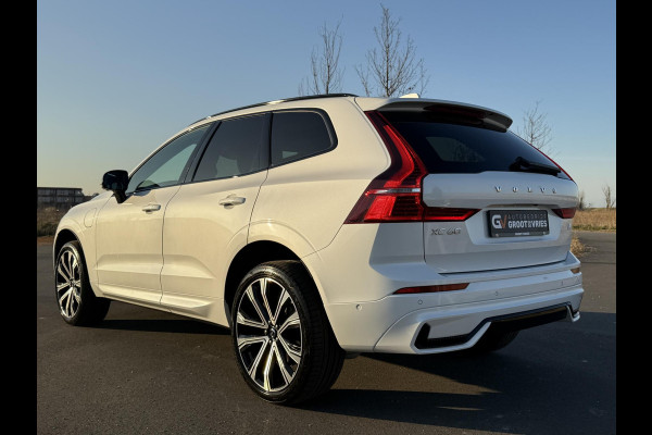 Volvo XC60 2.0 T8 Plug-in hybrid AWD R-Design Pano|Luchtvering|Facelift|Trekhaak|CarPlay