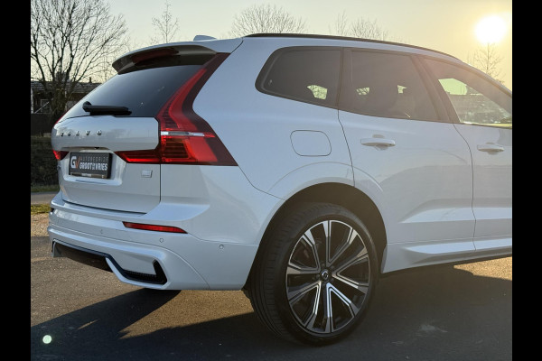 Volvo XC60 2.0 T8 Plug-in hybrid AWD R-Design Pano|Luchtvering|Facelift|Trekhaak|CarPlay