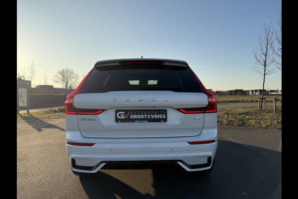 Volvo XC60 2.0 T8 Plug-in hybrid AWD R-Design Pano|Luchtvering|Facelift|Trekhaak|CarPlay