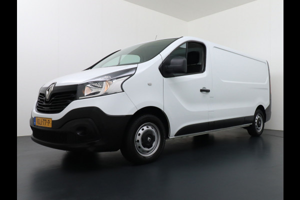 Renault Trafic DCi 122pk L2H1 3-Pers. Lang Trekhaak Navi Airco Pdc Cruise Control Comfort Bluetooth 1.6DCi T29 Nwe Model Schuifdeur Betonplex Wandbetimmering 2.000kg trekvermogen Euro 6