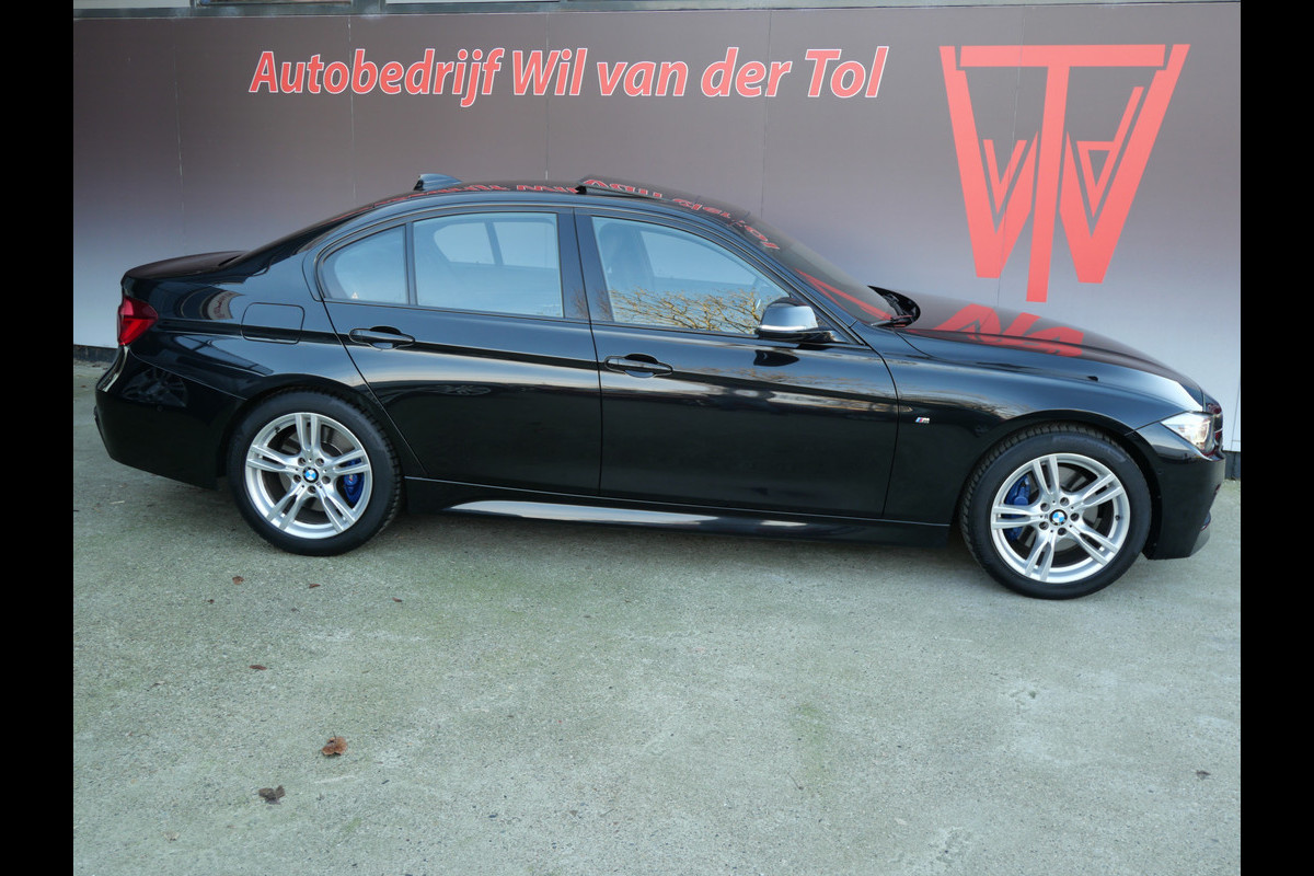 BMW 3-serie 320i M-SPORT | OPEN DAK | H.U.D. | TREKHAAK | CAMERA | DIGI DASH. | KEYLESS