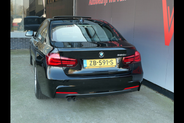 BMW 3-serie 320i M-SPORT | OPEN DAK | H.U.D. | TREKHAAK | CAMERA | DIGI DASH | KEYLESS!!