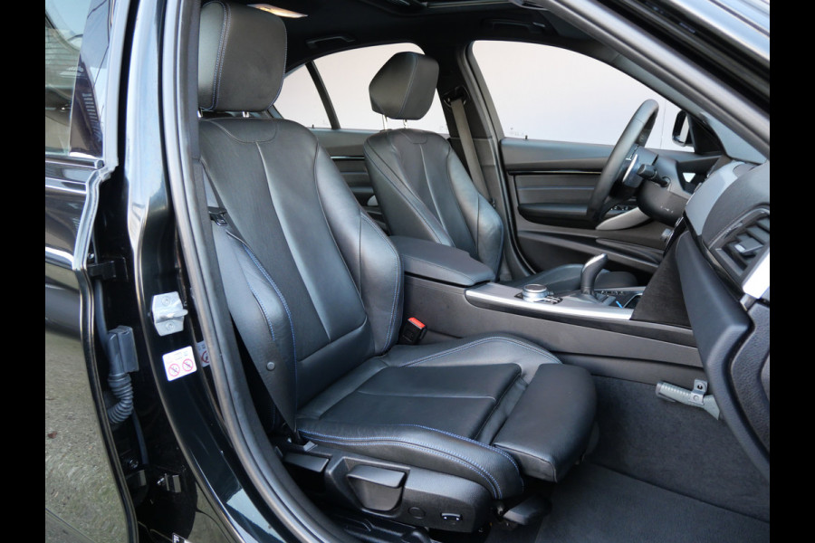 BMW 3-serie 320i M-SPORT | OPEN DAK | H.U.D. | TREKHAAK | CAMERA | DIGI DASH | KEYLESS!!