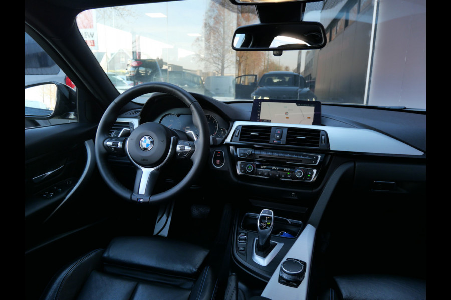 BMW 3-serie 320i M-SPORT | OPEN DAK | H.U.D. | TREKHAAK | CAMERA | DIGI DASH | KEYLESS!!