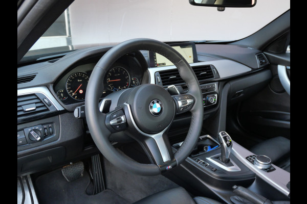 BMW 3-serie 320i M-SPORT | OPEN DAK | H.U.D. | TREKHAAK | CAMERA | DIGI DASH | KEYLESS!!