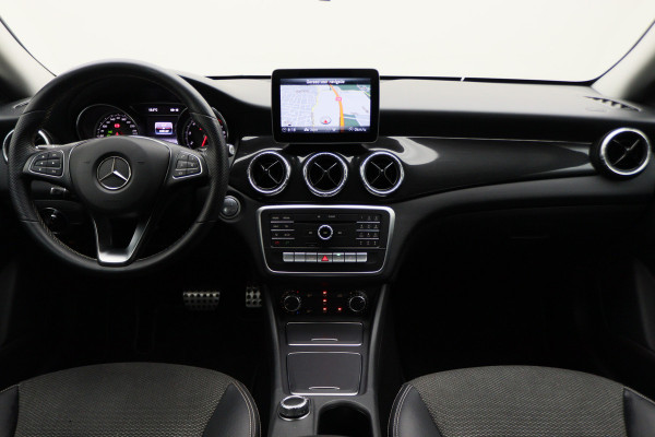 Mercedes-Benz CLA-Klasse 180 Ambition Automaat Navigatie, LED, Cruise, Climate, Bluetooth