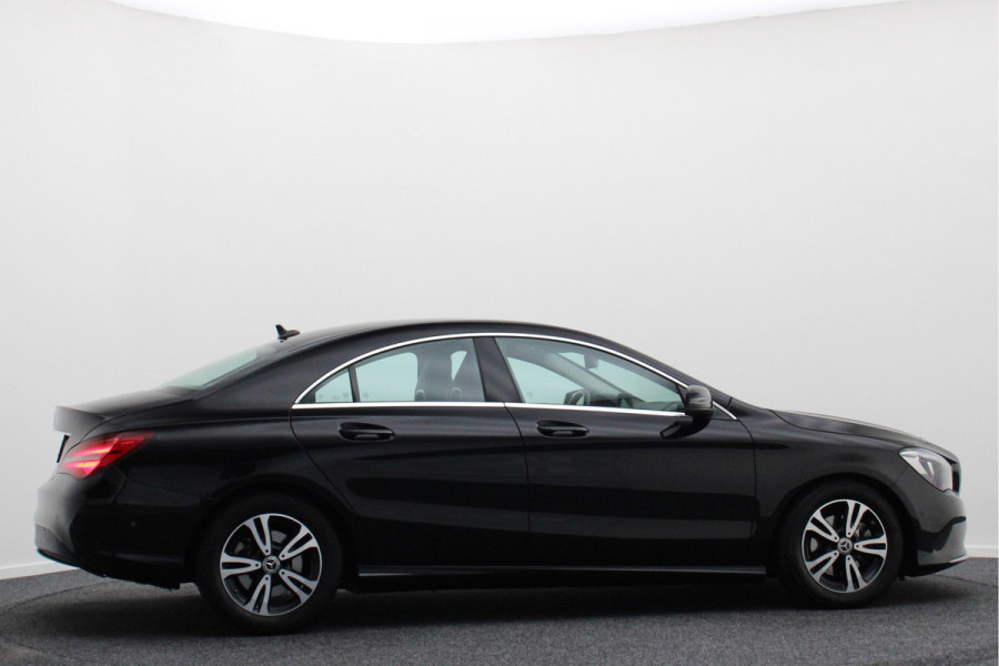 Mercedes-Benz CLA-Klasse 180 Ambition Automaat Navigatie, LED, Cruise, Climate, Bluetooth