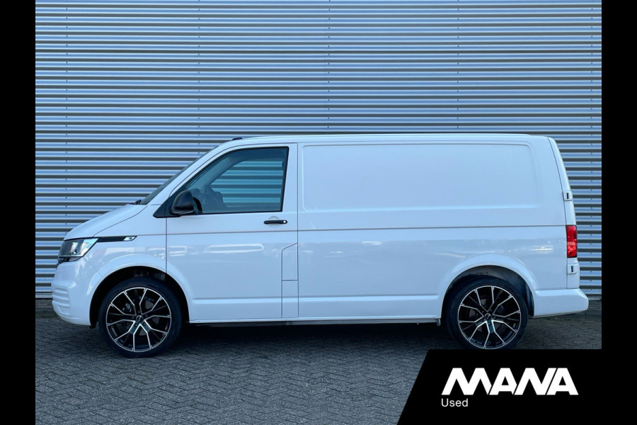 Volkswagen Transporter 2.0TDI L1H1 26 Business Airco LM-Velgen CarPlay Airbag Cruise Trekhaak Sensoren 12V DIN Armsteunen