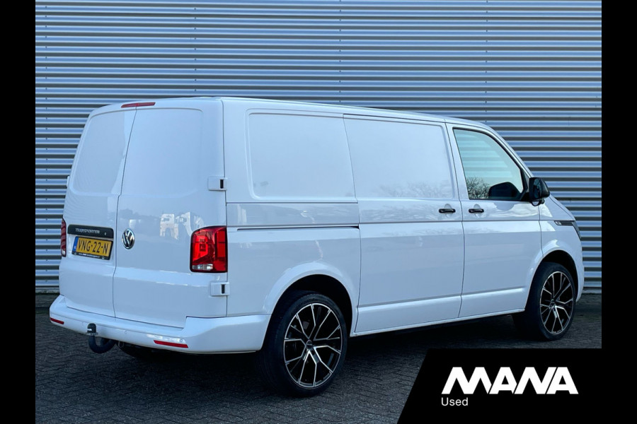 Volkswagen Transporter 2.0TDI L1H1 26 Business Airco LM-Velgen CarPlay Airbag Cruise Trekhaak Sensoren 12V DIN Armsteunen