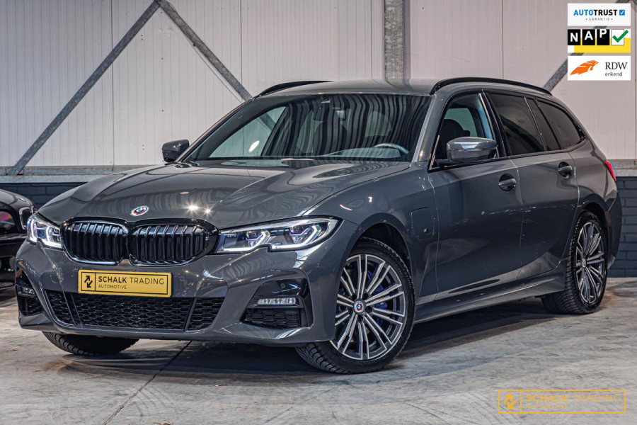 BMW 3 Serie Touring 330e High Executive|NAP|M-sport|E-Trekhaak