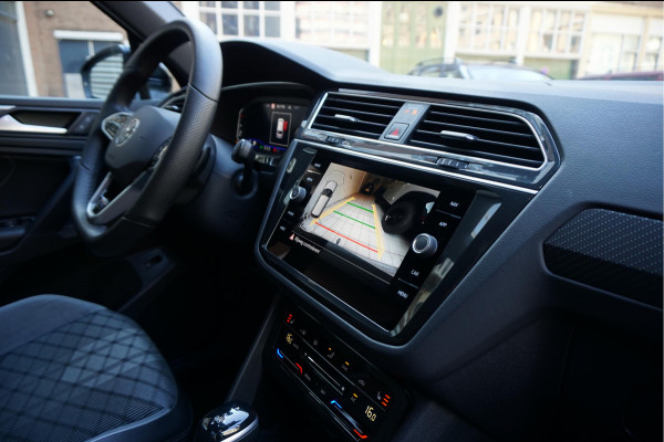 Volkswagen Tiguan 1.5 TSI R-Line Black Style | 3x R-LINE | Matrix LED | Virtual Cockpit | Panoramadak | Adaptive Cruise | Lane Departure | Apple Carplay | 20inch | Stoel- stuurverwarming | Aut7