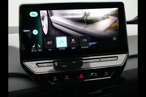 Volkswagen ID.3 First Plus 58 kWh 204pk Navigatie Stoelverwarming Acc IQ led Steunhaak 145