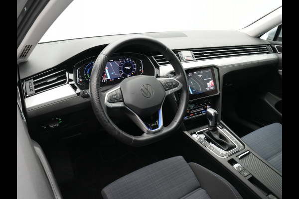 Volkswagen Passat Variant 1.4 TSI PHEV GTE Business Trekhaak Virtual Cockpit Stoelverwarming Camera 180